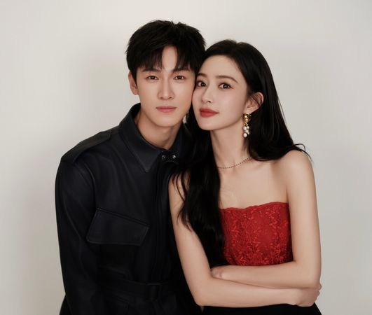 ▲▼陸狗仔「張小寒」漫畫爆料當紅CP成真。（圖／翻攝自微博）