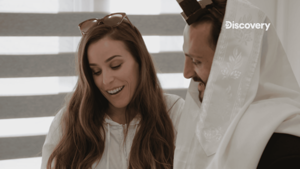 ▲《禁忌的愛》戀人們因信仰不同而有迥異的生活方式與價值觀。（圖／TLC旅遊生活頻道提供）