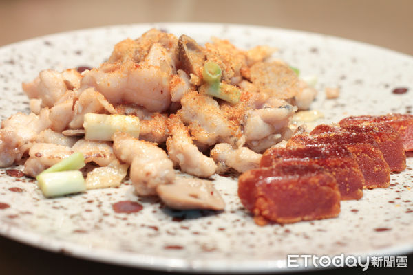 ▲朧粵「私房手路菜」須前3天預訂。（圖／記者黃士原攝）