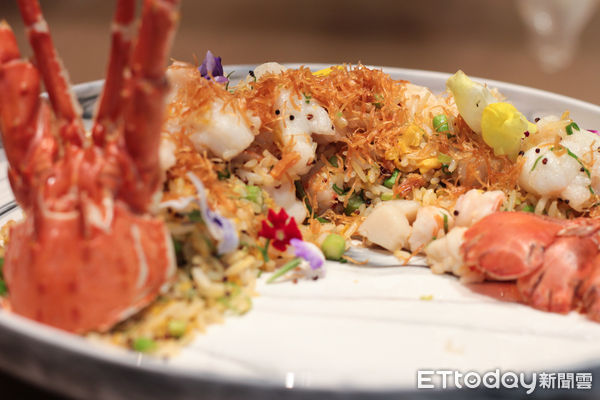 ▲朧粵「私房手路菜」須前3天預訂。（圖／記者黃士原攝）