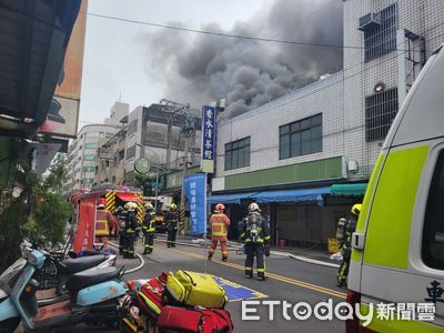 快訊/台中透天宅突起火竄濃煙 勇消搶救驚見1男燒成焦屍
