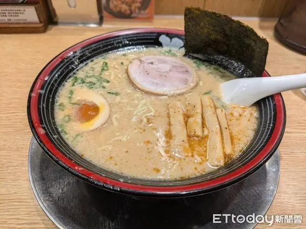 ▲屯京拉麵。（圖／記者黃士原攝）