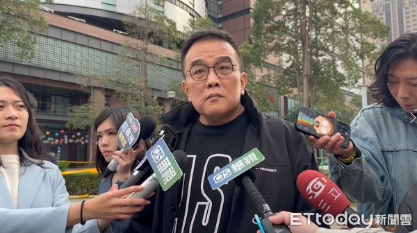 ▲台中新光三越氣爆，熱心男身分曝光，是某醉鵝餐廳前董座。（圖／記者白珈陽攝，下同）