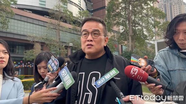 ▲台中新光三越氣爆，熱心男身分曝光，是某醉鵝餐廳前董座。（圖／記者白珈陽攝，下同）