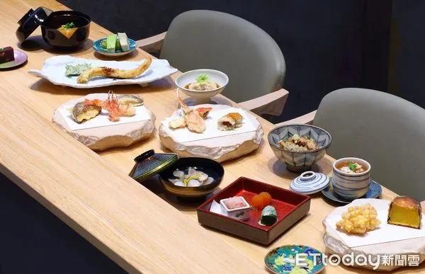 ▲烏魚子、澎湖蚵仔炸出新樣貌　台中也有天婦羅專門店。（圖／記者黃士原攝）