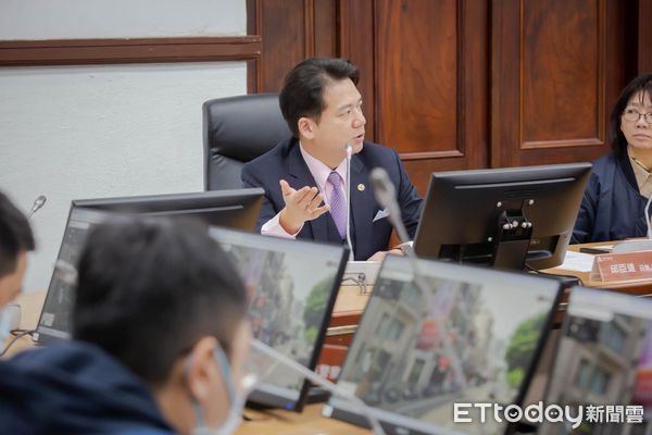 ▲新竹代理市長邱臣遠率團訪問新加坡，聚焦青年交流、數位治理、城市發展。（圖／翻攝邱臣遠臉書）