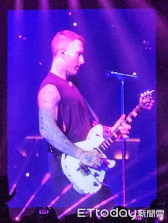 ▲Maroon 5 魔力紅高雄世運主場館開唱。（圖／記者蕭采薇攝）