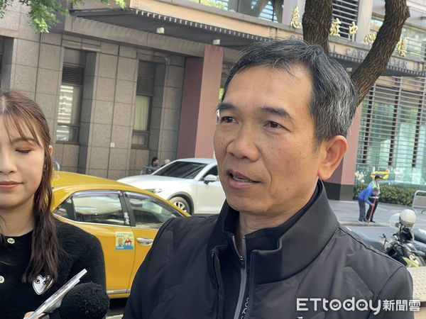 ▲▼新光氣爆中的2歲女童，頭部重創，見義勇為的退休駕駛擔憂說，狀況很不好。（圖／記者鄧木卿攝，下同）
