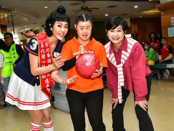 ▲唐玲持續抗癌中。（圖／台北華朋扶輪社提供）