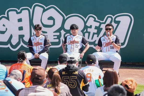 ▲▼  統一獅同樂會球星獅訊室吸睛 六位好手齊聚分享近期狀況，  胡智爲、劉軒荅、林子崴 ， 林益全、陳鏞基、胡金龍     。（圖／統一獅提供）