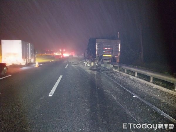 ▲▼       國道7車事故      。（圖／記者翁伊森翻攝）