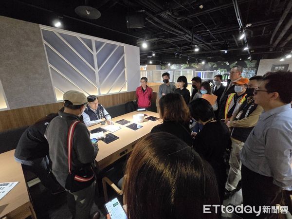 ▲台中百貨突襲大稽查！再抓這3家防火區劃、消防設備有缺失　。（圖／記者許權毅翻攝）