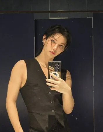 ▲▼Stray Kids的Felix出車禍，已經送醫治療，但因手骨折需要休養。（圖／翻攝自Felix IG）