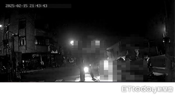 ▲▼        八旬老婦夜間外出在路口不幸遭撞，竹崎警呼籲行人仍應遵守交通規則     。（圖／記者翁伊森翻攝）