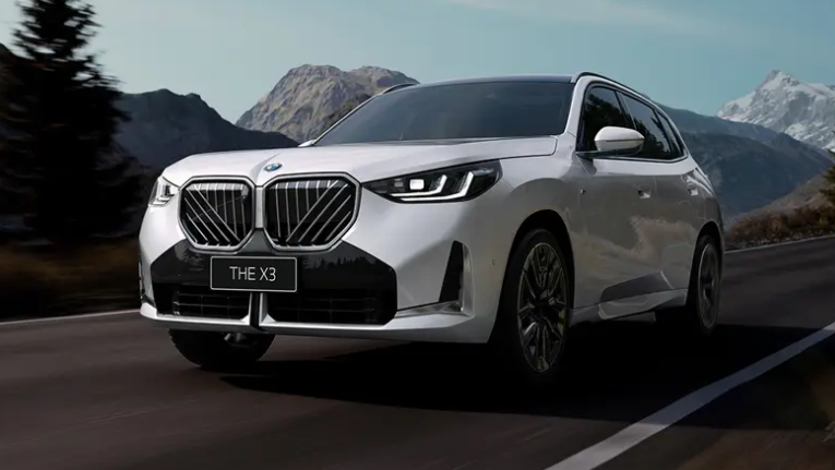 ▲X3長軸版大陸正式開賣，提供3款車型。（圖／翻攝自BMW）