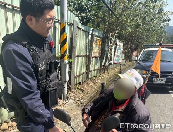 ▲新北市男子騎電動車來桃園打槌球半途刁車。（圖／龜山警分局提供）