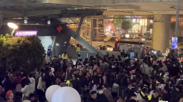 ▲台灣燈會爆人潮綠營批交通塞爆