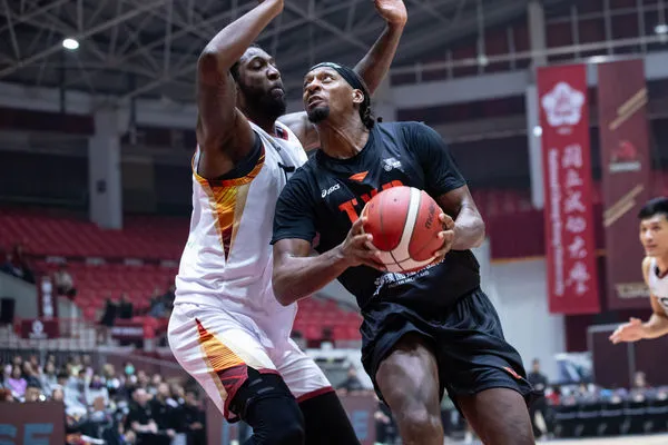 ▲領航猿李家慷、瓊斯、丁恩迪、卡米諾斯，獵鷹蓋比、谷毛唯嘉。（圖／PLG提供）