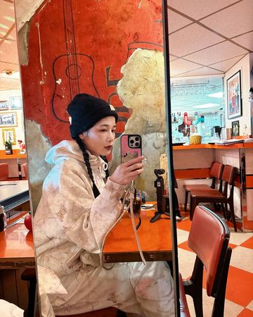 ▲千千到英國的第一天便直奔炸魚薯條。（圖／翻攝自Instagram／khshu_）