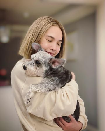 ▲楊丞琳與愛犬Yumi感情十分深厚。（圖／翻攝自Facebook／楊丞琳 Rainie Yang）