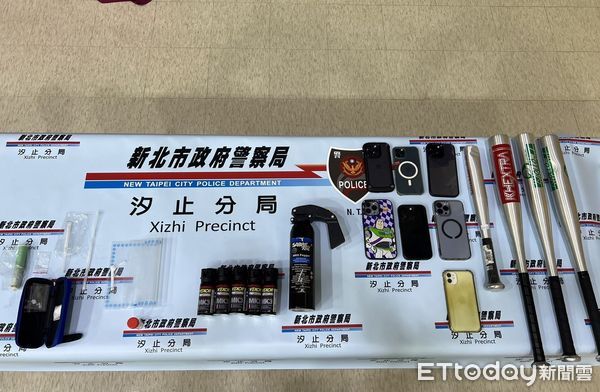 ▲汐止警方出動快打部隊逮捕涉嫌鬥毆的黑衣人。（圖／記者張君豪翻攝）