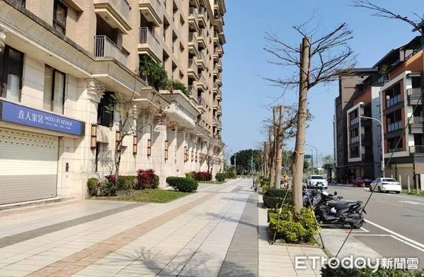 ▲美食外送員送到客戶社區因等不到人，抱怨後與客戶拳腳相向。（圖／八德警分局提供）