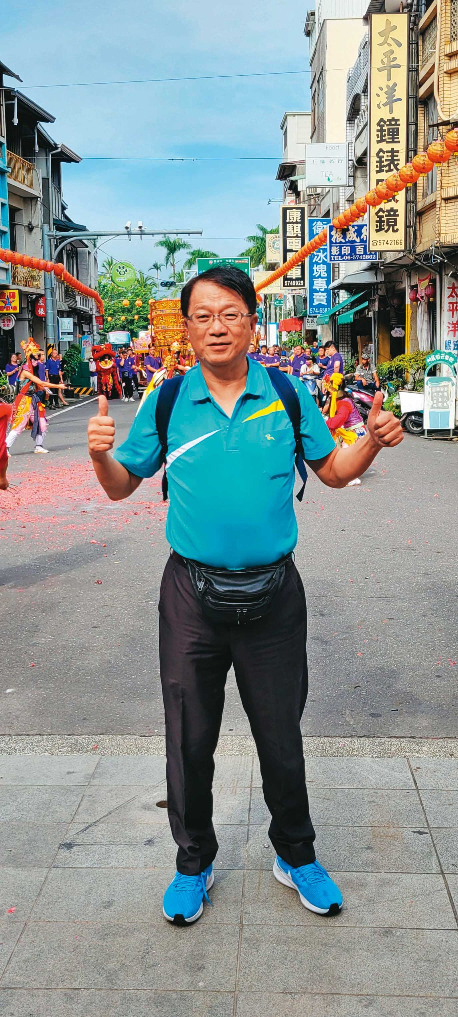 綠營前台南市副市長顏純左曾有意擔任白營不分區立委。（翻攝顏純左臉書）