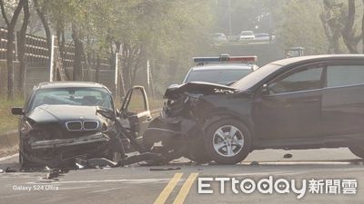 嘉義中埔2車路口相撞畫面曝！車頭全毀氣囊爆開　警曝肇事原因