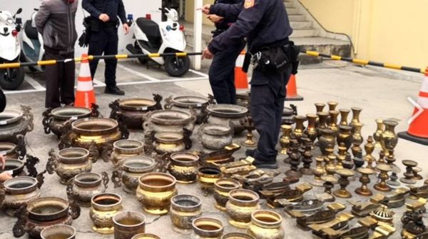 ▲彰化北斗警分局找到超過百件失竊的宮廟香爐等銅製品。（圖／民眾提供）