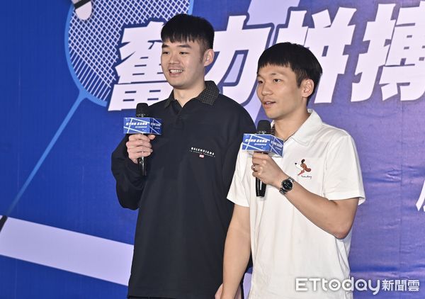 ▲王齊麟與李洋出席臺北市松山區復興北路361巷取別名為「麟洋路」揭牌儀式。（圖／記者李毓康攝）