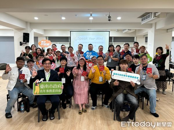 ▲為鼓勵青年積極參與公共事務並推動城市發展，市長黃偉哲特別移師至友愛市場數位創生聚落，舉辦「台南市政府第4屆青年事務委員會共識交流會」。（圖／記者林東良翻攝，下同）