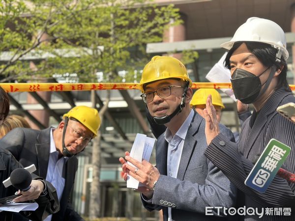 ▲▼新光三越,氣爆,營業部副本部長謝英明,。（圖／記者許權毅攝）