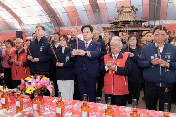 ▲古禮敬天由邱臣遠代理市長擔任主獻。（圖／新竹市政府提供）