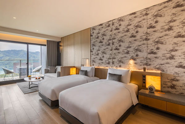 ▲漢來日月行館四季餐廳湖畔奢華早餐,精緻客房,戶外泳池,日月潭櫻花季將迎接滿開。（圖／漢來日月行館提供）