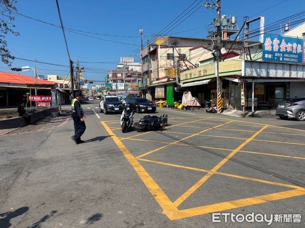 ▲高樹鄉南興路16日下午發生三車交通事故             。（圖／記者陳崑福翻攝）