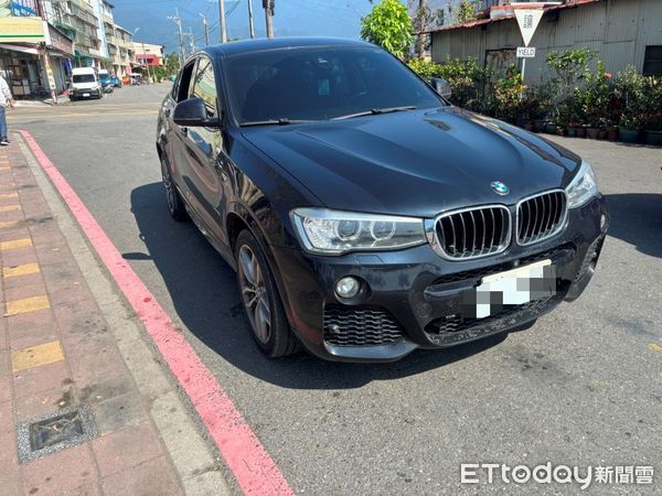 ▲高樹鄉南興路16日下午發生三車交通事故             。（圖／記者陳崑福翻攝）