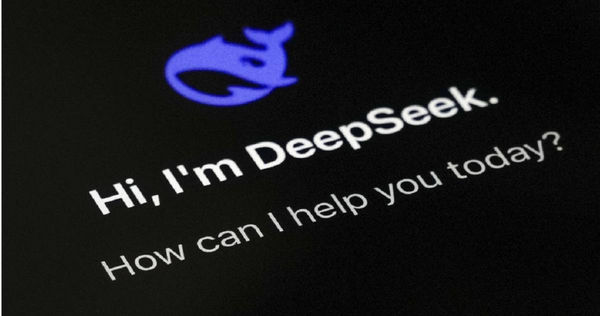 Deepseek推出後，眾多中國公司紛紛宣布將其接入公司應用。也因此引發中國就業市場的新一波恐慌，擔心自己的工作被AI取代。（圖／達志／美聯社）