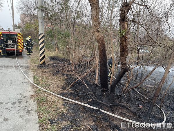 ▲▼金門雜草火警。（圖／記者林名揚翻攝）