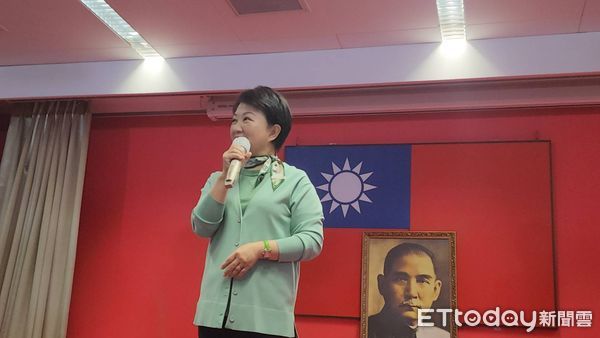 ▲▼             台中新光三越氣爆，市長盧秀燕公開表揚11位熱心英雄。（圖／記者游瓊華攝，下同）