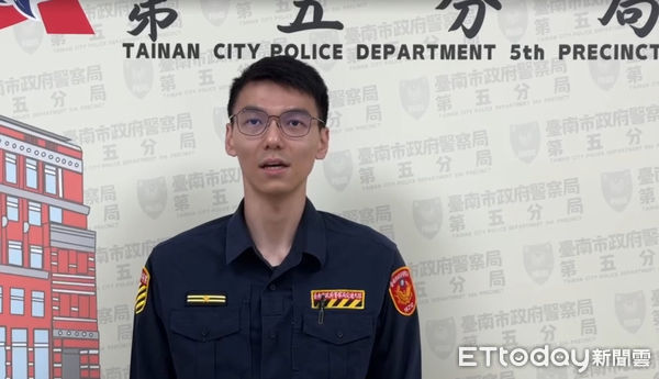 ▲45歲男子駕駛自小客車於西門路蛇行危險駕駛，先擦撞路邊機車後，再碰撞另一自小客車，雙方無酒駕，蛇行駕駛行為將依公共危險罪嫌送辦。（圖／記者林東良翻攝，下同）