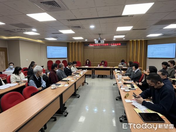 ▲▼大考中心今天審議學測違規狀況。今年518件在答題卷上書寫與答案無關文字符號，包括塗鴉美國動漫主角「史努比」、《湯姆貓與傑利鼠》的傑利鼠。（圖／記者許敏溶攝）