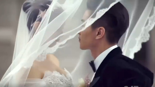 ▲▼陳妍希、陳曉婚禮頭紗吻轟動一時，偶像劇都跟著模仿。（圖／翻攝自微博）