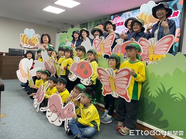 ▲陳亭妃攜手市議員陳秋萍、蔡秋蘭、陳碧玉、陳怡珍、周麗津、李偉智及蔡旺詮，正式公布2025年兒童節活動搶先上映「妃妃姐姐陳亭妃叢林奇遇記」盛大登場。（圖／記者林東良翻攝，下同）