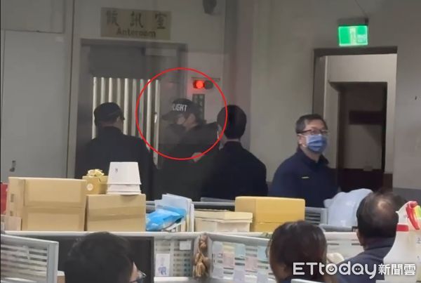 ▲▼王大陸被移送新北地檢署             。（圖／記者陳以昇翻攝）