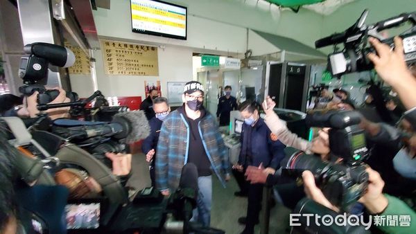 ▲王大陸交保現身 。（圖／記者黃彥傑攝，下同）