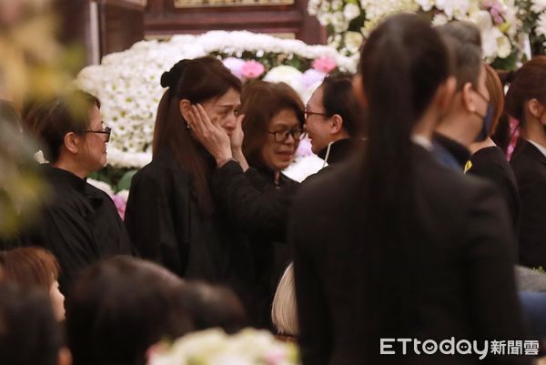 ▲▼林葉亭父親林葉增先生告別式-林葉亭，Julie。（圖／記者周宸亘攝）