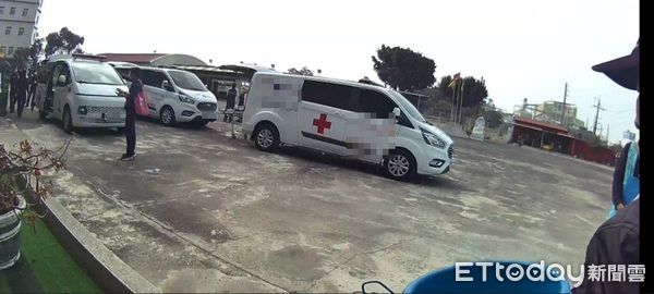 ▲▼龍發堂2度遭滅堂，衛生局指揮凱旋醫院團隊進場完成就醫安置。（圖／記者許宥孺翻攝）