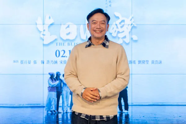 ▲大愛劇《生日快樂》首映記者會，前排左起張翰、劉黛瑩、黃露瑤、蔡亘晏、游君萍、王嫚萱（湘瑩）、周宜霈（大牙）。（圖／大愛提供）