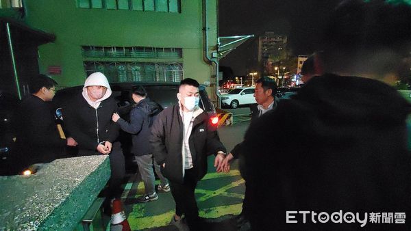 ▲▼快訊／王大陸閃兵警抓12人　3役男到新北地檢署。（圖／記者黃彥傑攝）