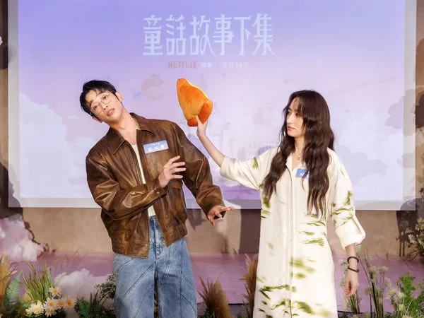 ▲台劇《童話故事下集》柯佳嬿、劉以豪、編導李念修。（圖／Netflix提供）